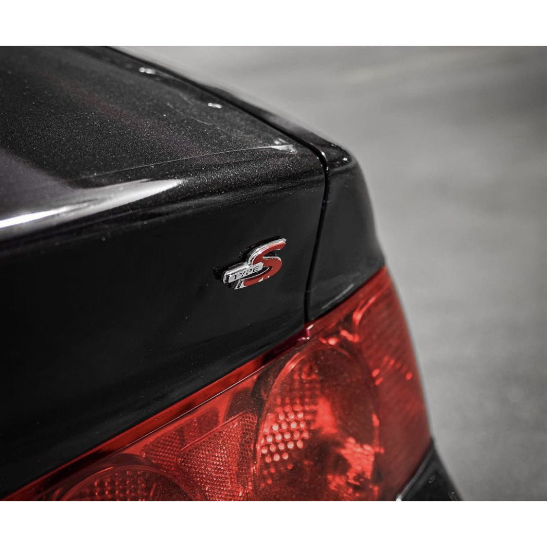 02-04 Rear Blinker Red Outs
